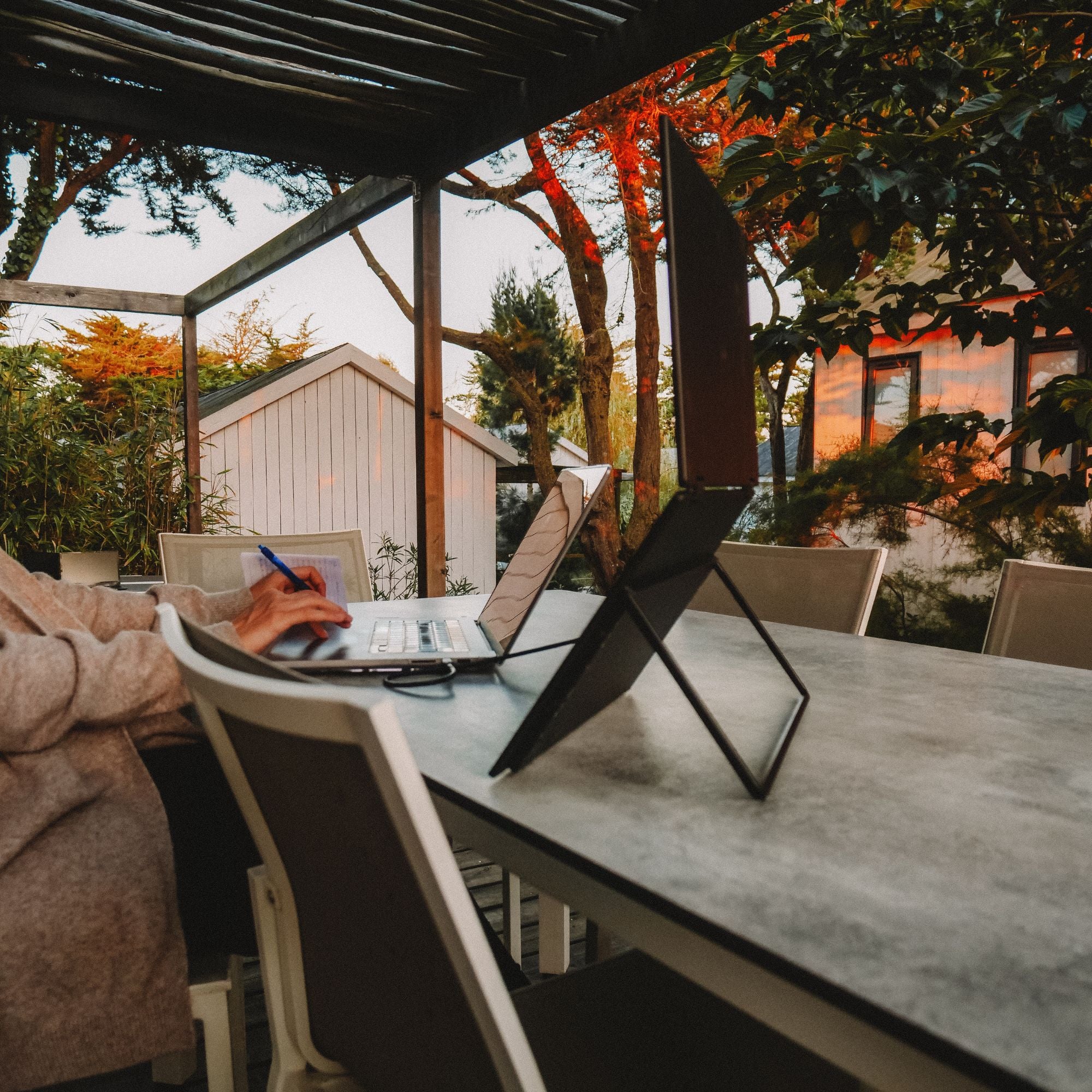 Dual Book Pro (Gen 2)